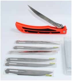 Havalon Style Replaceable Blade Folding Knife with Six Replacement Blades