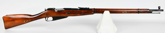 A Russian Izhevsk Mosin-Nagant M91/30 Bolt Action Rifle, 1925