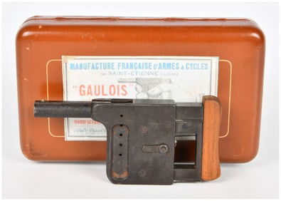 Manufacture Française d'Armes & Cycles de Saint-Étienne Le Gaulois Palm-Squeezer Pistol No. 1 with