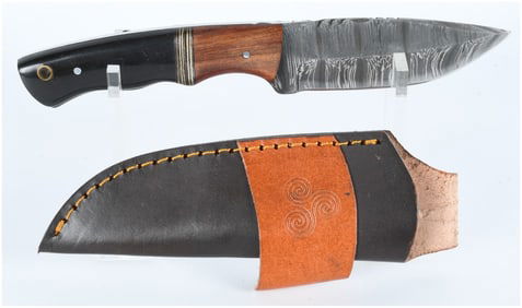 Modern Fixed-Blade Damascus Steel Hunting Knife with Fitted Leather Sheath