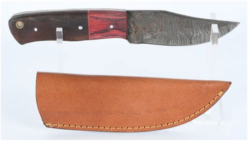 Fixed-Blade Hunting Knife with Damascus Steel Blade