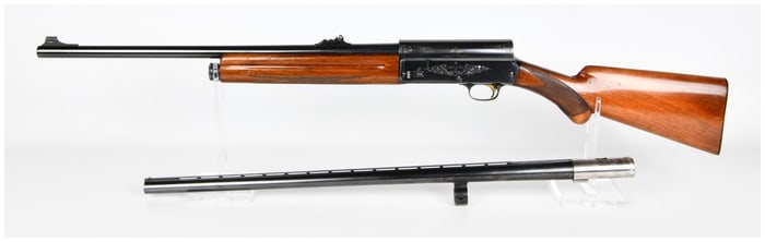 Browning Auto-5 'Light Twelve' Semi-Automatic 12 Gauge Shotgun with 23 1/2" Barrel and Extra 27 1/2"