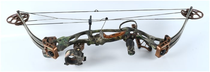 Hoyt Archery Tec Series Compound Hunting Bow with Cam 1/2 System