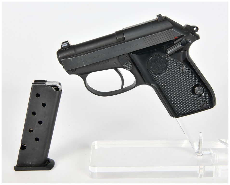 Beretta Model 3032 Tomcat Semi-Automatic Pistol .32 AUTO Serial Number DAA290115: A Beretta Model 3032 Tomcat semi-automatic pistol, Serial Number DAA290115, chambered in .32 AUTO (7.65mm Browning). This compact pistol features a blowback action and a tip-up barrel design. The pist