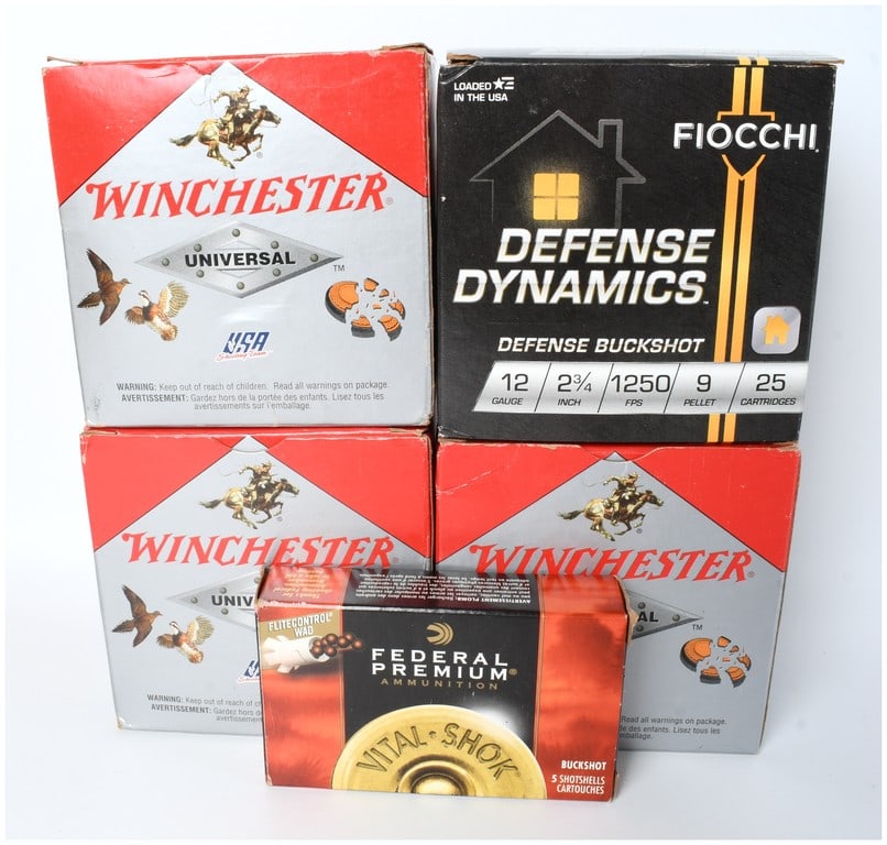 A Lot of 85 Rounds of Mixed 12 Gauge Shotgun Ammunition (Winchester, Fiocchi, Federal): The lot consists of 85 rounds of mixed 12 Gauge shotshell ammunition from three major manufacturers: Winchester, Fiocchi, and Federal Premium. This collection includes both target/field loads and