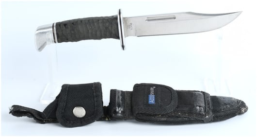 Buck USA Fixed Blade Hunting Knife with Nylon Sheath