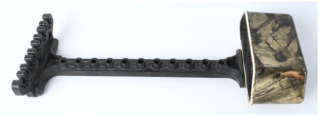 Hoyt Carbon Element Compound Bow Assembly with Plano Hard Case - 12