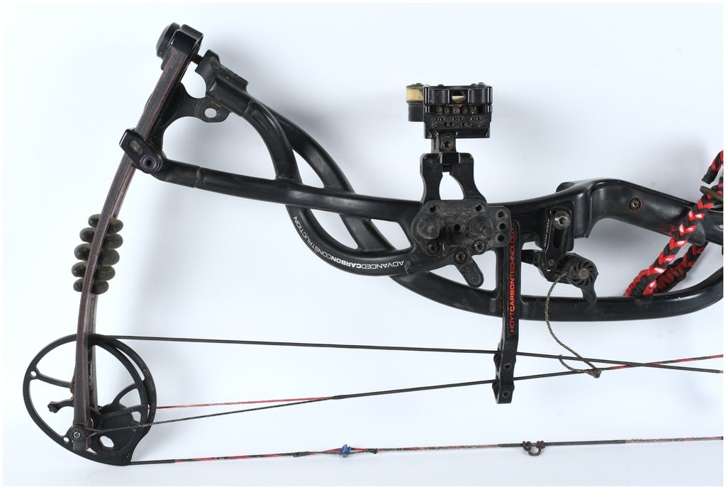 Hoyt Carbon Element Compound Bow Assembly with Plano Hard Case - 3