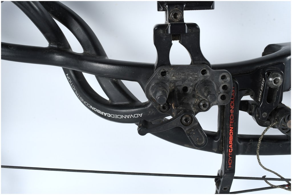 Hoyt Carbon Element Compound Bow Assembly with Plano Hard Case - 6