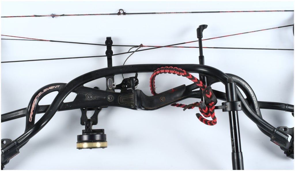 Hoyt Carbon Element Compound Bow Assembly with Plano Hard Case - 9
