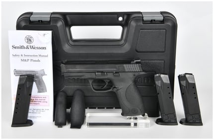 Smith & Wesson M&P 40 Semi-Automatic Pistol in .40 S&W (4 1/4 inch BBL) Serial Number DUJ1491