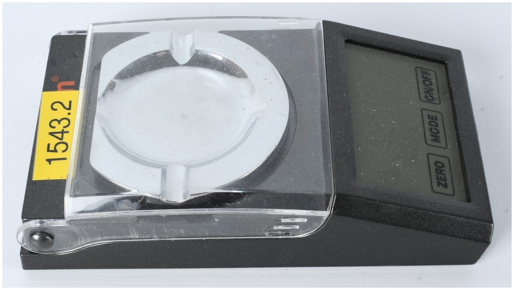 Lyman Micro-Touch 1500 Compact Electronic Reloading Scale Set - 3