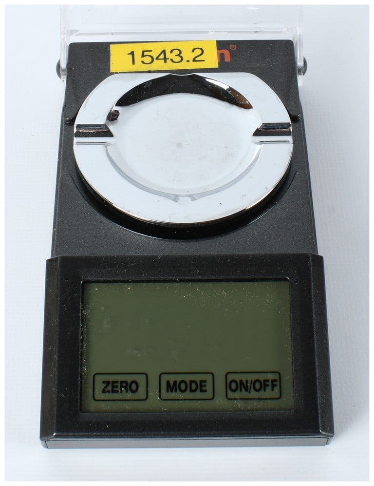 Lyman Micro-Touch 1500 Compact Electronic Reloading Scale Set - 4