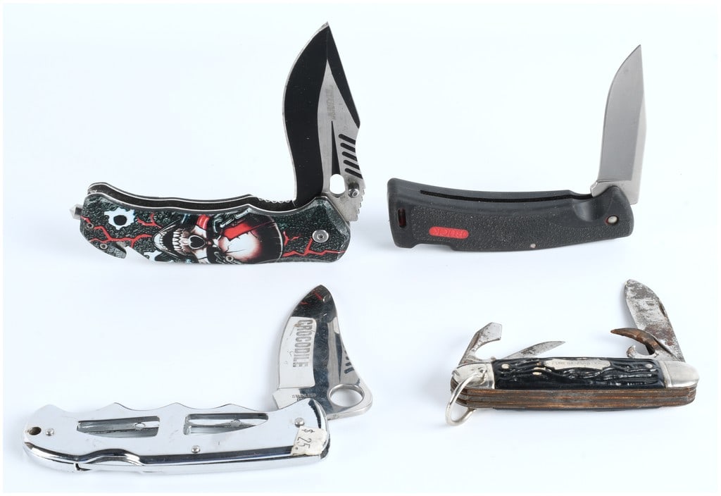 A Collection of 4 Assorted Folding Pocket Knives and Multi-Tools including BUCK and FOREST-MASTER (1 of 5)