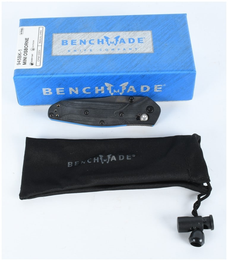 Benchmade 945BK-1 MINI OSBORNE Folding Knife and Accessories: A lot containing four components centered around the Benchmade 945BK-1 Mini Osborne folding knife. This model features a manual open mechanism utilizing the patented AXIS lock system. The knife is