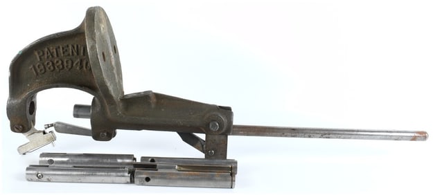 Specialized Heavy-Duty Manual Press Tool with Interchangeable Dies, Patent 1933940