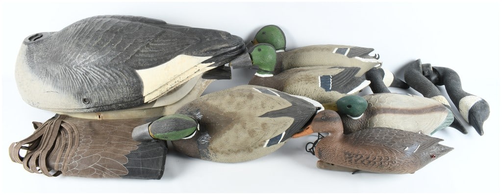 A Collection of Final Approach FA Live Mallard Hybrid and Canada Goose Decoys: A collection of waterfowl decoys featuring Final Approach FA Live mallard hybrid floating models and Canada goose decoys. The items are constructed from molded synthetic materials with painted