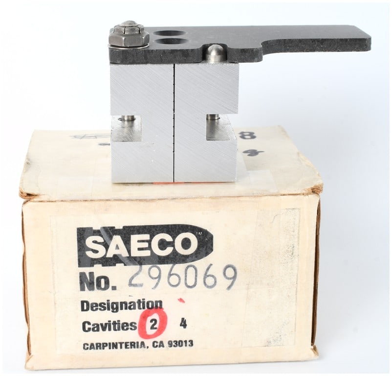 SAECO No. 296069 Two-Cavity Casting Mold Component Fixture with Original Box (1 of 3)