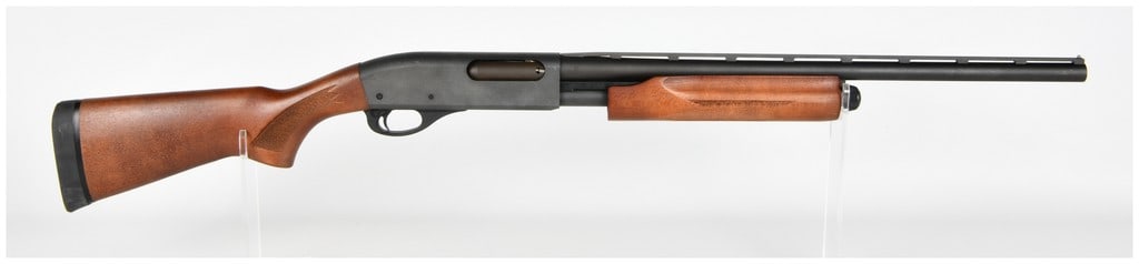 Remington 870 Express Magnum Pump-Action Shotgun 20 Gauge Late 20th Century: A classic American pump-action shotgun manufactured by Remington Arms Company Inc. of Ilion, NY. This is the popular Model 870 Express Magnum, chambered in 20 Gauge for 2 3/4 inch or 3 inch shells.
