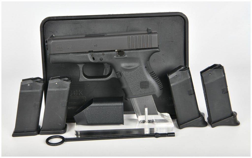 Glock 27 Semi-Automatic Subcompact Pistol .40 S&W with 3.43 Inch Barrel (1 of 17)
