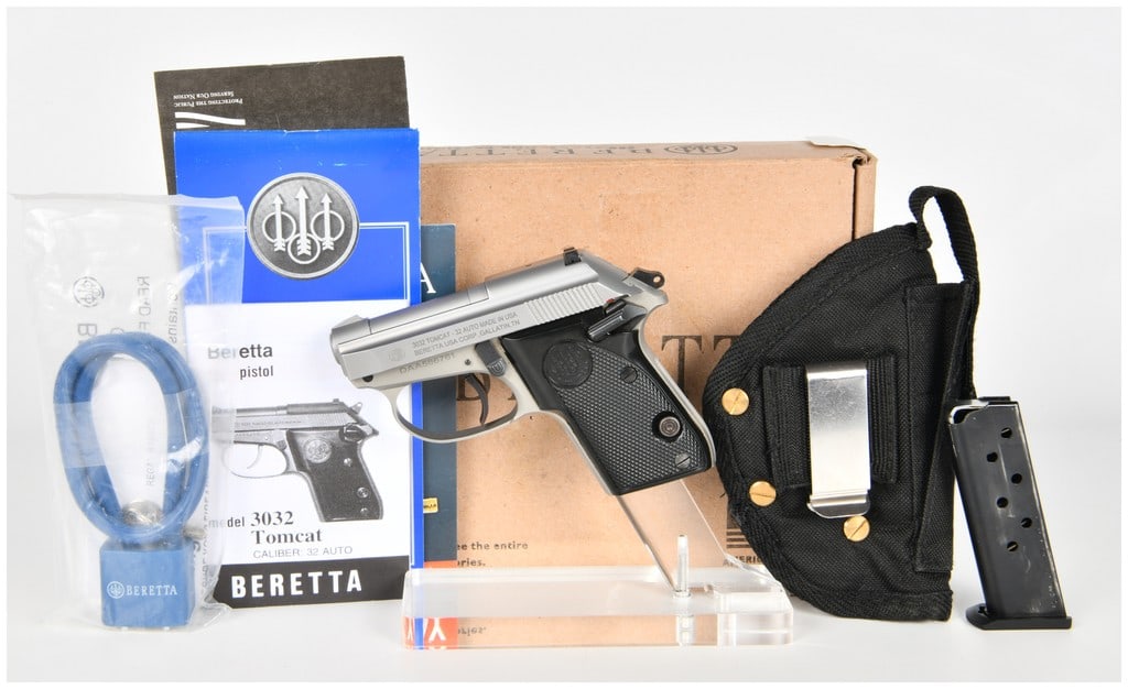 Beretta 3032 Tomcat Inox Semi-Automatic Pistol .32 Auto with 2.4 Inch Barrel (1 of 15)