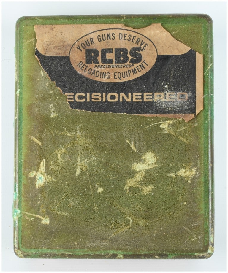 RCBS Precisioneered Mixed Reloading Die Set .44 Magnum: This lot features a mixed ammunition reloading set primarily contained within a vintage green plastic RCBS storage box. The set consists of four metal reloading dies and one RCBS number 18 shell holde