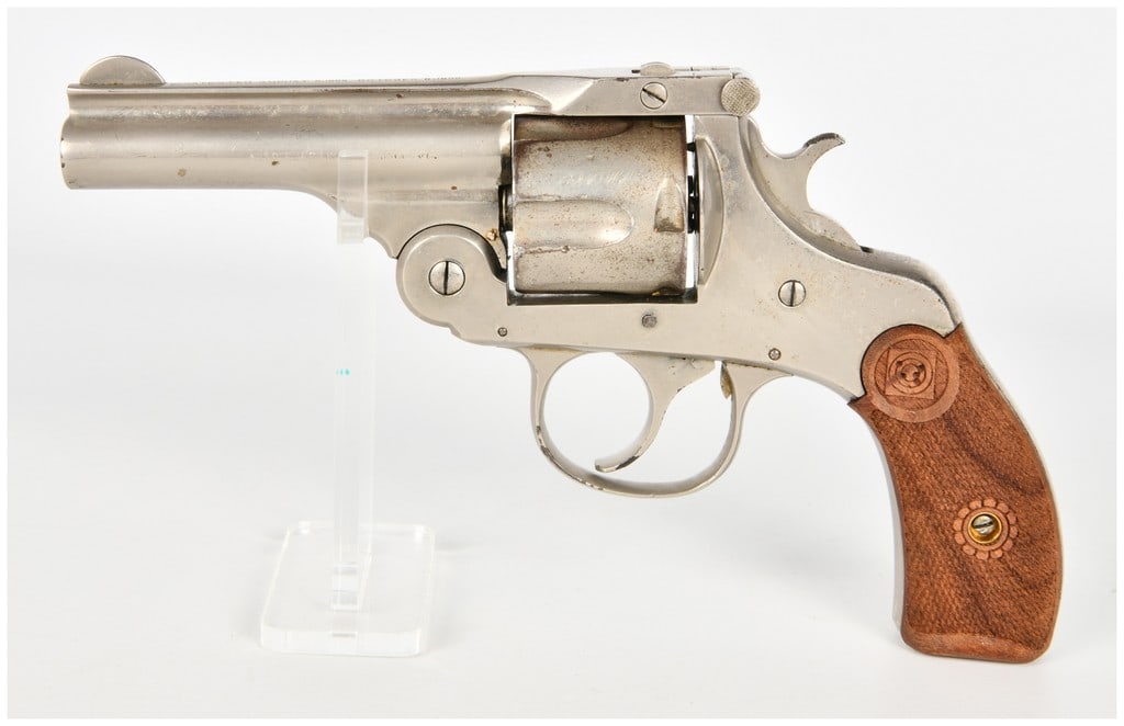 Harrington & Richardson Auto Ejecting Top-Break Double Action Revolver .32 S&W with 3.25 Inch Barrel (1 of 14)