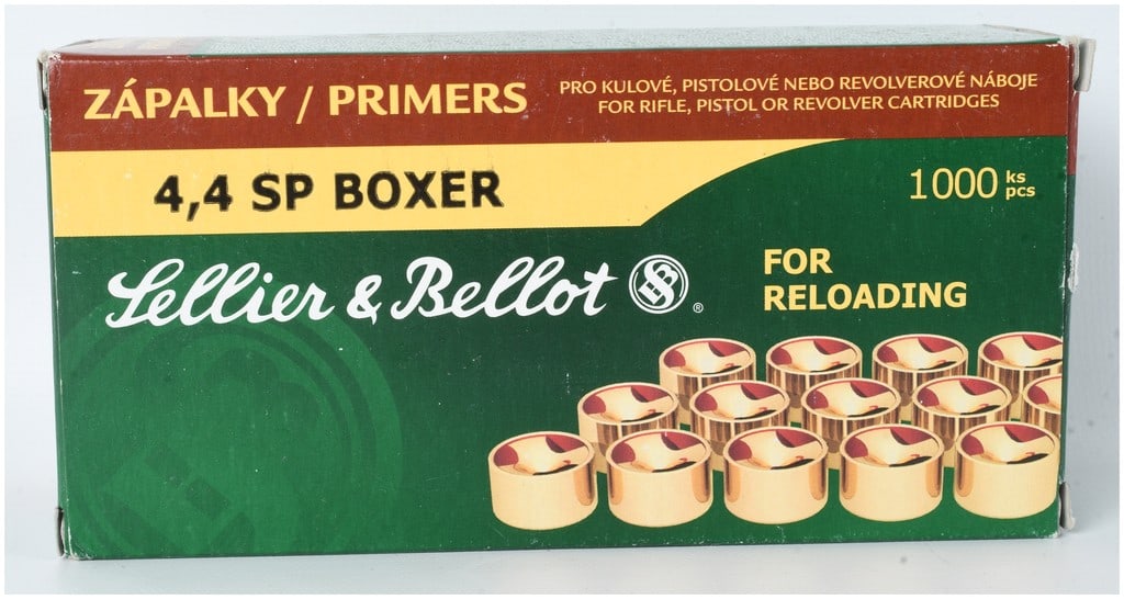 A Lot of 1000 Sellier & Bellot 4,4 SP Boxer Small Pistol Primers: This lot consists of 1000 Sellier & Bellot 4,4 SP Boxer small pistol primers designed for ammunition reloading. The primers are non-corrosive, featuring the Neroxin trade name, and are intended for us
