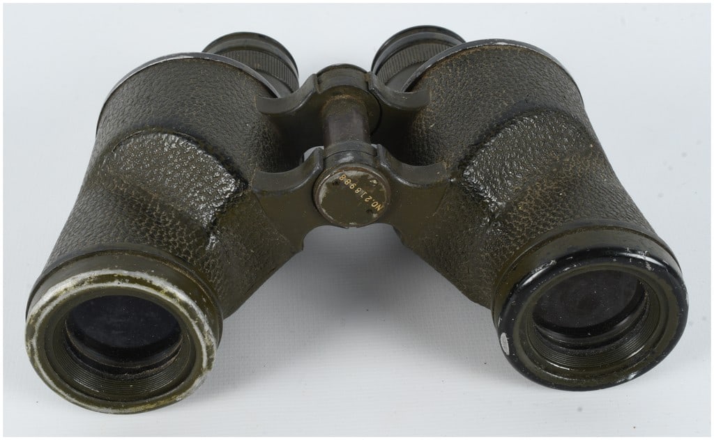 World War II US Army M3 6x30 Binoculars by Universal Camera Corp (1 of 7)