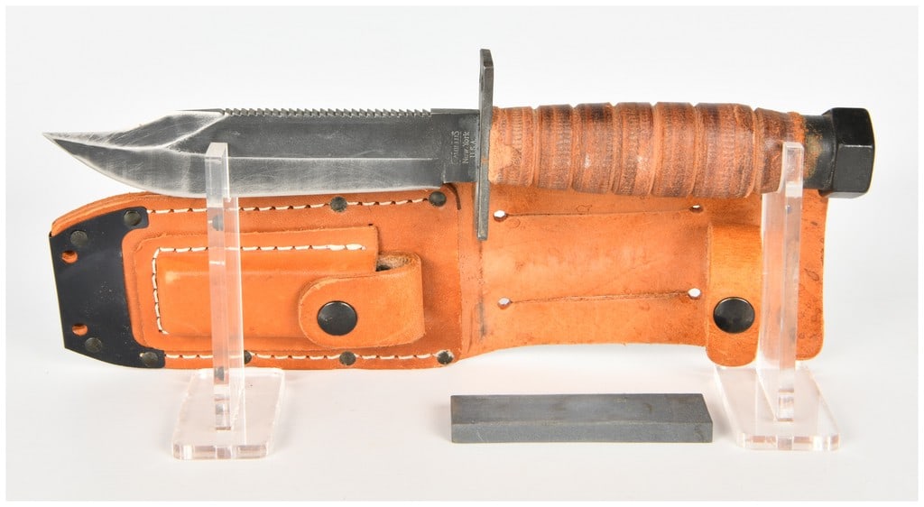 Vietnam Era Camillus US Military Jet Pilot Survival Knife and Leather Sheath (1 of 12)