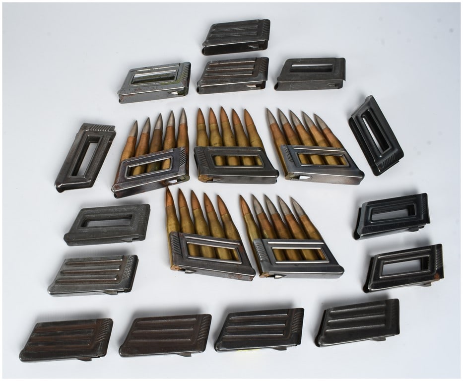 A Lot of 19 Steyr Mannlicher M1895 En Bloc Clips and 25 Rounds of 8x56mmR Ammunition WWII Era (1 of 7)