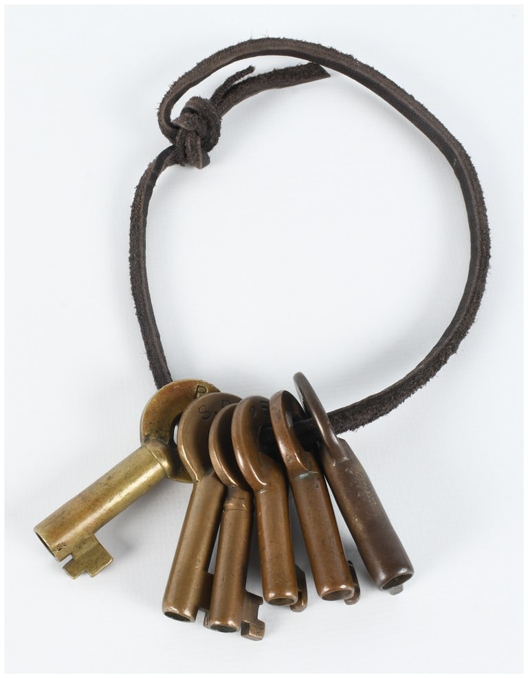 Set of 6 Antique Perry and Co Cast Brass Barrel Keys on Leather Cord (1 of 4)