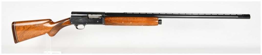 Browning Auto-5 Magnum Twelve Semi-Automatic Shotgun 12 Gauge with 30 Inch Barrel (1 of 20)