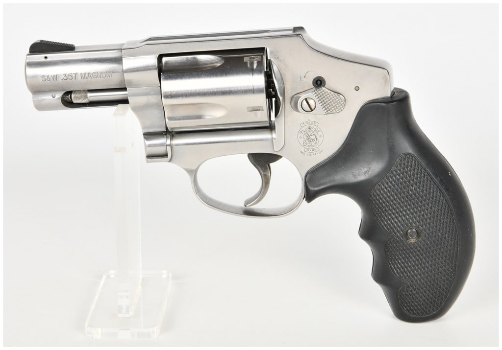 Smith & Wesson Model 640-3 Double-Action-Only Revolver .357 Magnum with 2.125 Inch Barrel (1 of 18)
