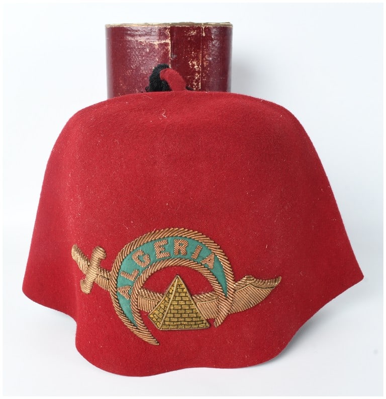 Elmer Keith Algeria Temple Shriners Fez and Original Carrying Case (1 of 10)