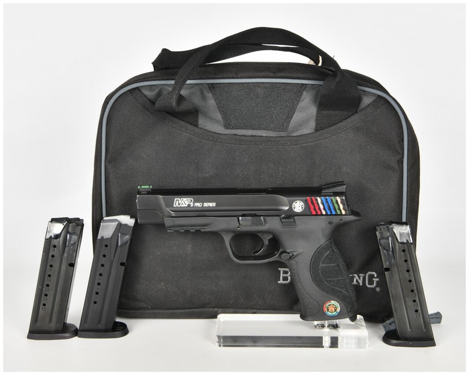 Smith & Wesson M&P 9 Pro Series Semi-Automatic Pistol 9mm with 4.25 Inch Barrel (1 of 19)