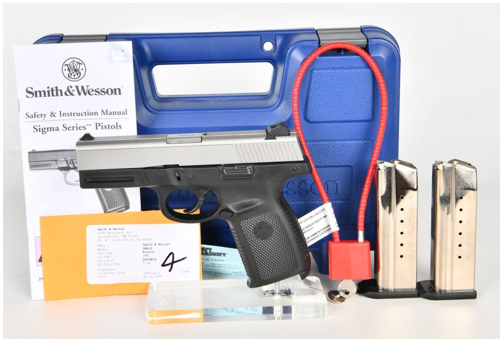 Smith & Wesson Model SW9VE Semi-Automatic Pistol 9mm with 4 Inch Barrel (1 of 17)