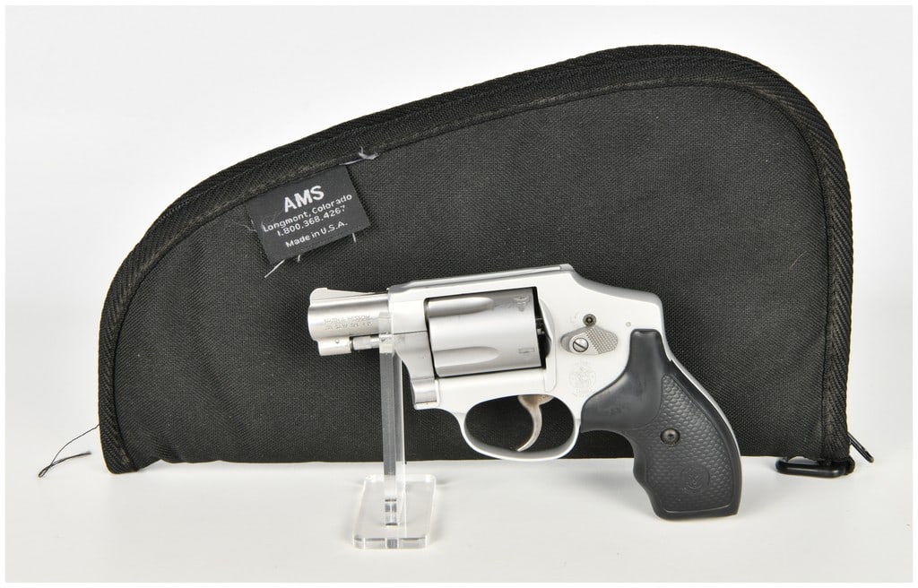 Smith & Wesson Model 642-2 Airweight Double Action Only Revolver .38 S&W Special +P with 1.875 Inch (1 of 20)