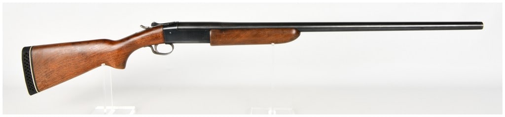 Winchester Model 37 Steelbilt Single Shot Shotgun 16 Gauge with 28 Inch Barrel: This Winchester Model 37 Steelbilt is a single-shot break-action shotgun chambered in 16 gauge and features a 28 inch barrel with a fixed choke. The firearm is constructed with a blued steel finish on