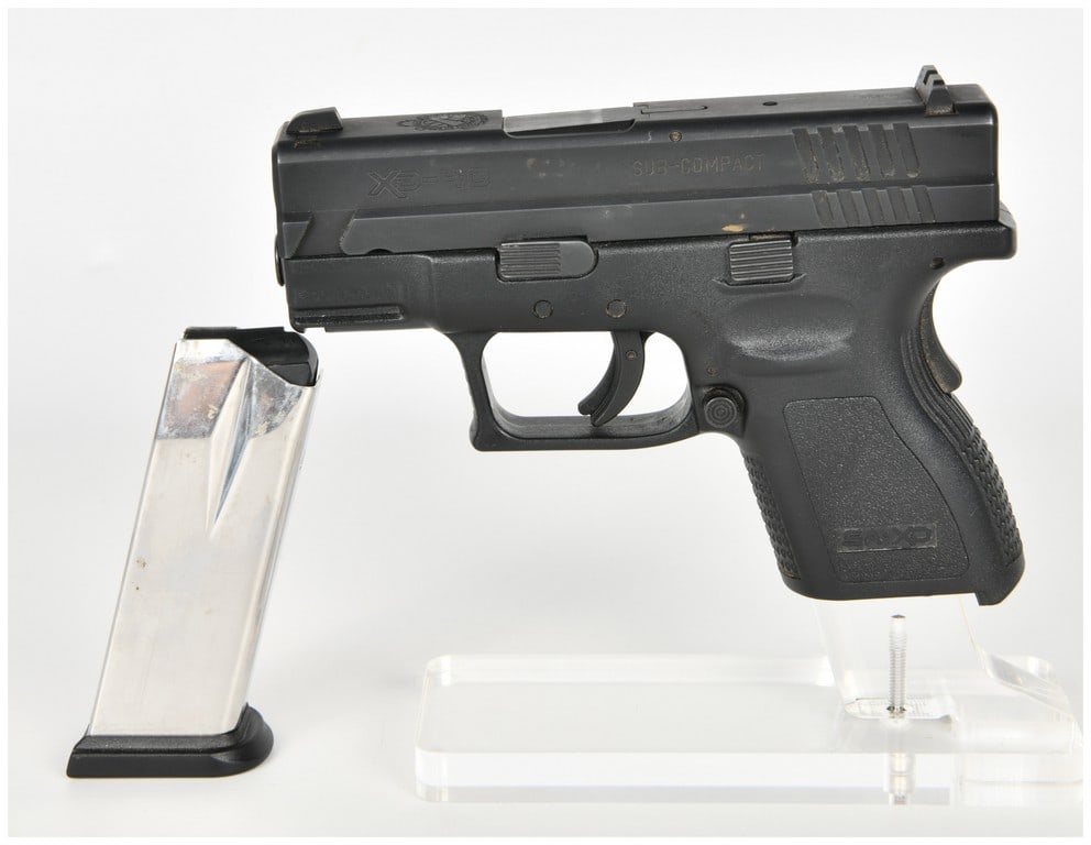 Springfield Armory XD-40 Sub-Compact Striker-Fired Semi-Automatic Pistol .40 S&W with 3 Inch Barrel (1 of 16)