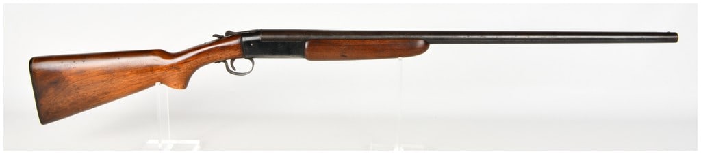 Winchester Model 37 Single-Shot Break-Action Shotgun 16 Gauge with 28 Inch Barrel: This Winchester Model 37 Steelbilt is a single-shot break-action shotgun chambered for 16 gauge 2 3/4 inch shells. It is equipped with a 28 inch barrel featuring a fixed choke and a single bead front 