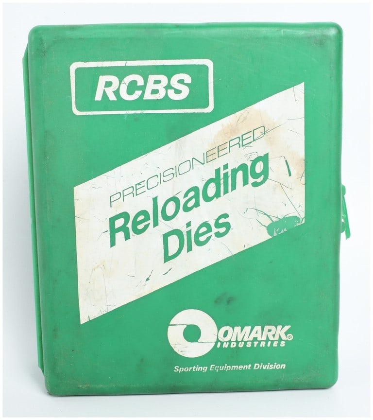 RCBS Precisioneered 7x47 Neck Set Reloading Die Set Part No. 55000: A vintage RCBS Precisioneered 1 die set for 7x47 caliber reloading. The set is housed in a signature molded green plastic case. The front of the case is printed with the RCBS brand, the Precisioneered