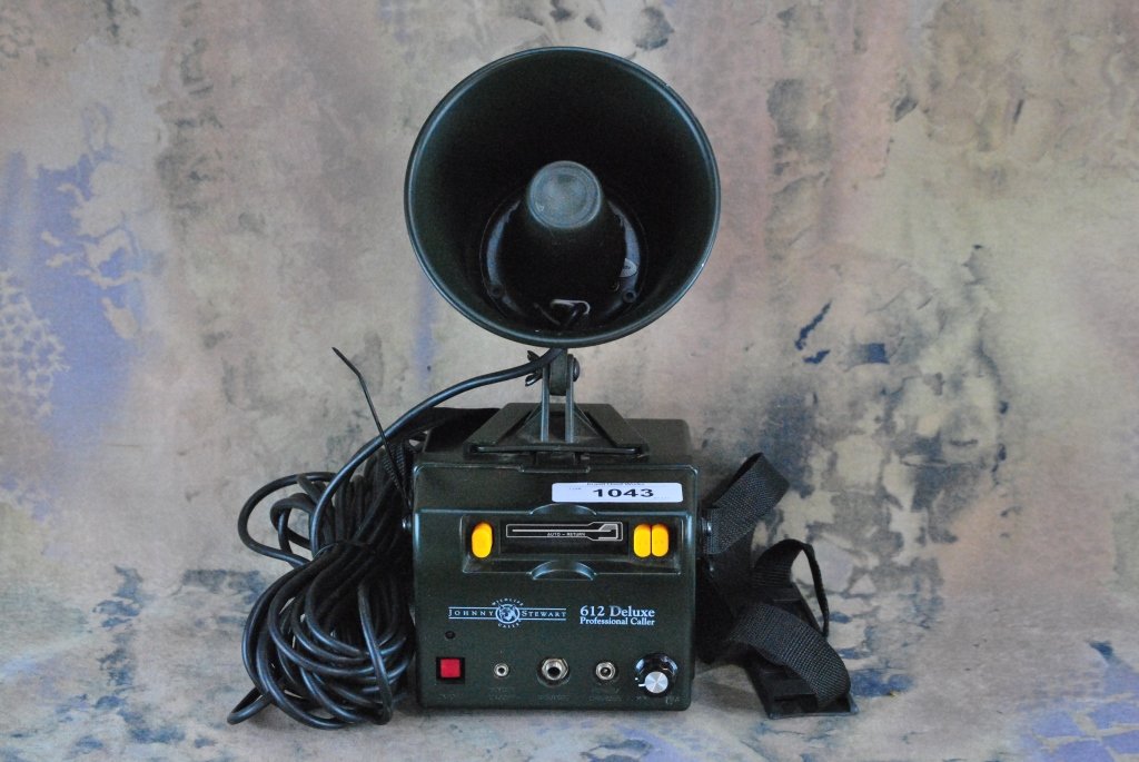 Johnny Stewart 612 deluxe professional Caller: wildlife caller with loud speaker