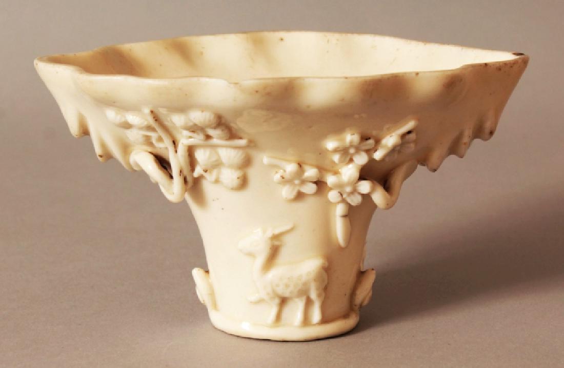 A 17TH/18TH CENTURY CHINESE KANGXI PERIOD DEHUA (1 of 8)