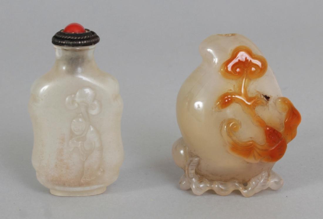 A GOOD QUALITY 19TH CHINESE AGATE SNUFF BOTTLE, the (1 of 5)