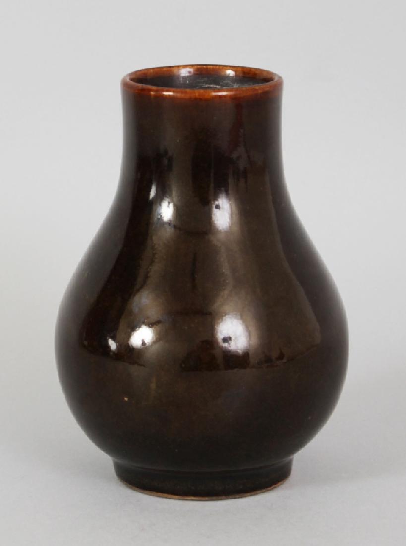 AN EARLY 19TH CENTURY CHINESE JIAQING MARK & PERIOD (1 of 6)