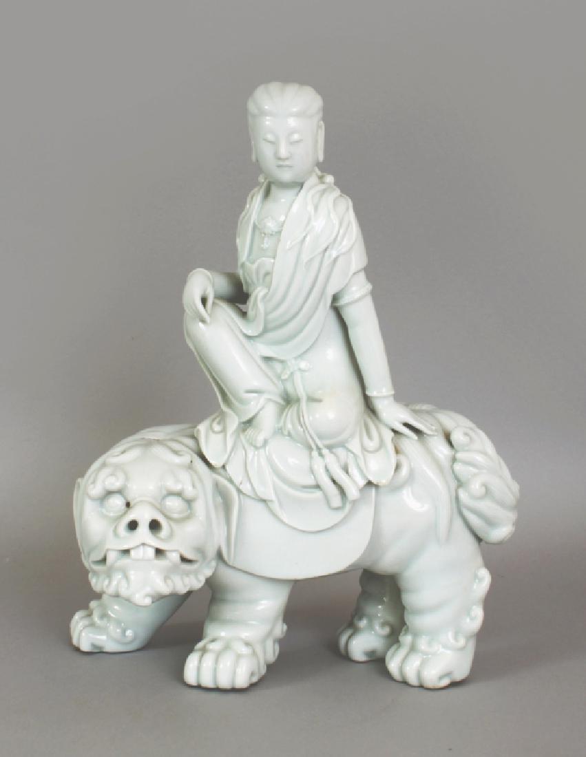 A FINE QUALITY 19TH/20TH CENTURY CHINESE BLANC-DE-CHINE (1 of 9)