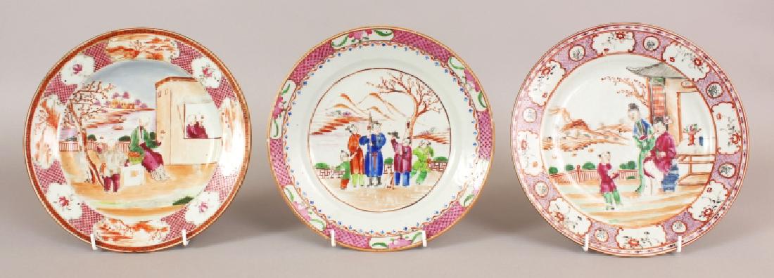 A GROUP OF THREE SIMILAR 18TH CENTURY CHINESE QIANLONG (1 of 6)
