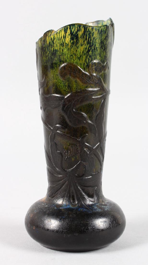 A GOOD GALLE FIRE POLISHED CAMEO GLASS VASE, with waved: A GOOD GALLE FIRE POLISHED CAMEO GLASS VASE, with waved rim. Galle cameo signature. 6.25ins high. Slight chip to rim.