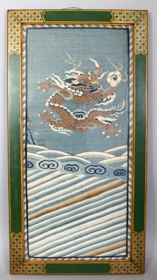 A GOOD EARLY 20TH CENTURY FRAMED CHINESE KESI DRAGON (1 of 7)